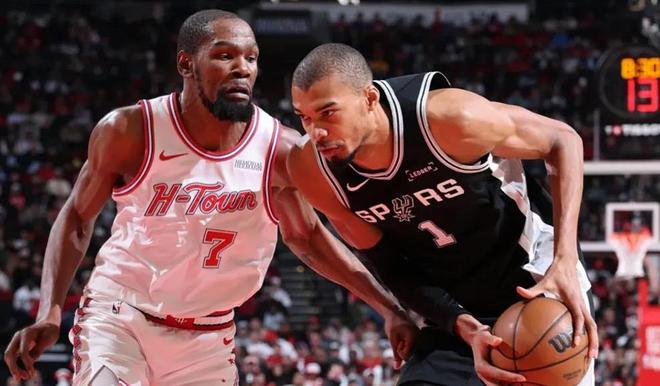 文班亚马狂砍29分马刺大胜火箭25分