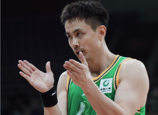 辽宁主场大胜广州豪取6连胜 郭艾伦伤缺缺席