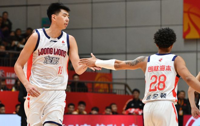 辽宁主场大胜广州豪取6连胜 郭艾伦伤缺缺席