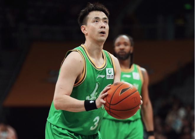 辽宁主场大胜广州豪取6连胜 郭艾伦伤缺缺席