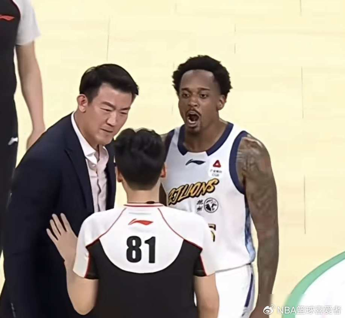 广厦队客场冲突事件：教练被罚出场引争议