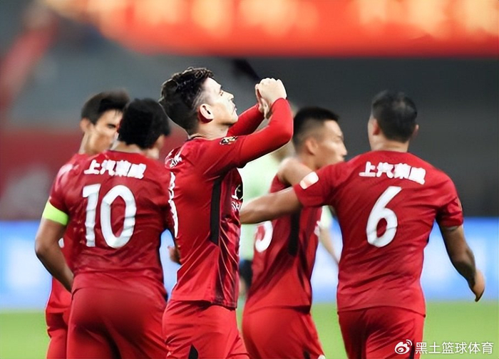 莱昂纳多伤退致上港遇困 鲁能强强对话暴露阵容